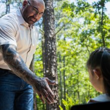 Bussano alla porta: Dave Bautista in una scena tratta dal film
