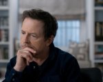 Michael J. Fox: 'Ingoiavo pillole di dopamina come caramelle per nascondere il tremore sul set'