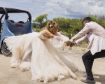 Un matrimonio esplosivo: Jennifer Lopez e Josh Duhamel raccontano le folli acrobazie in una featurette