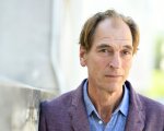 Julian Sands ancora disperso, il fratello dichiara: 'Nel mio cuore se n'è andato'