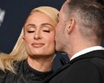 Paris Hilton è diventata madre: la star e il marito hanno dato il benvenuto al loro primo figlio