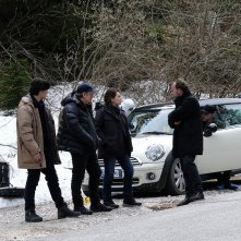 Fiori sopra l'inferno: una foto di scena
