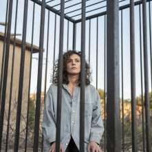 Profeti: Jasmine Trinca in una gabbia