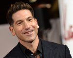 Caste: Jon Bernthal e Niecy Nash-Betts nel film di Ava DuVernay che riflette sul razzismo americano