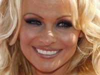 Pamela Anderson: l'ex marito con cui è stata per soli 12 giorni le lascia 10 milioni di dollari