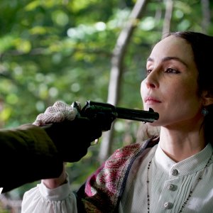 Django: Noomi Rapace in una scena