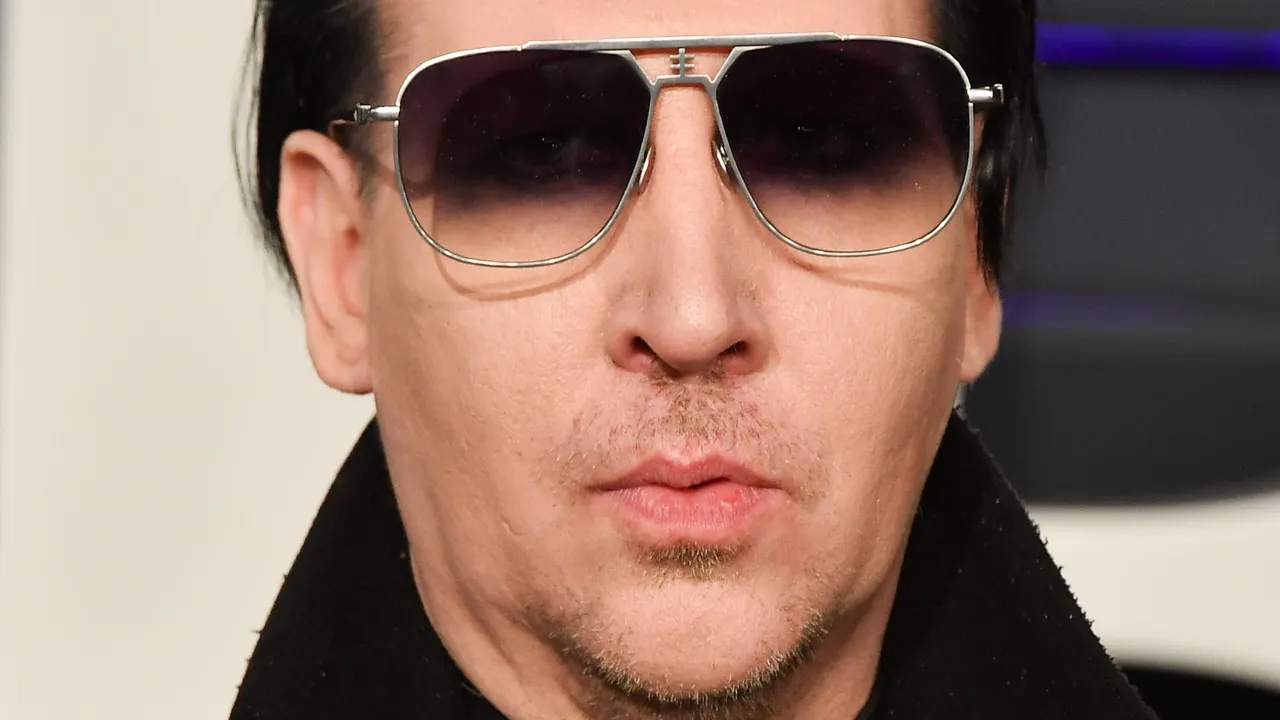 Marilyn Manson denunciato per violenza sessuale su una minorenne