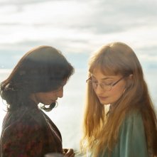 L'amica geniale: una foto di Irene Maiorino e Alba Rohrwacher
