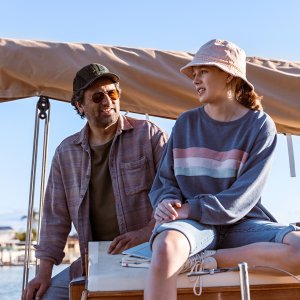 True Spirit: Teagan Croft e Cliff Curtis in una scena del film