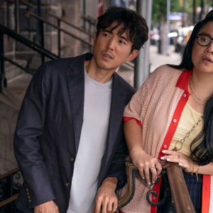Shortcomings: Sherry Cola e Justin H. Min in una scena