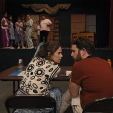 Theater Camp - Un'estate a tutto volume: : Molly Gordon e Ben Platt in una scena del film
