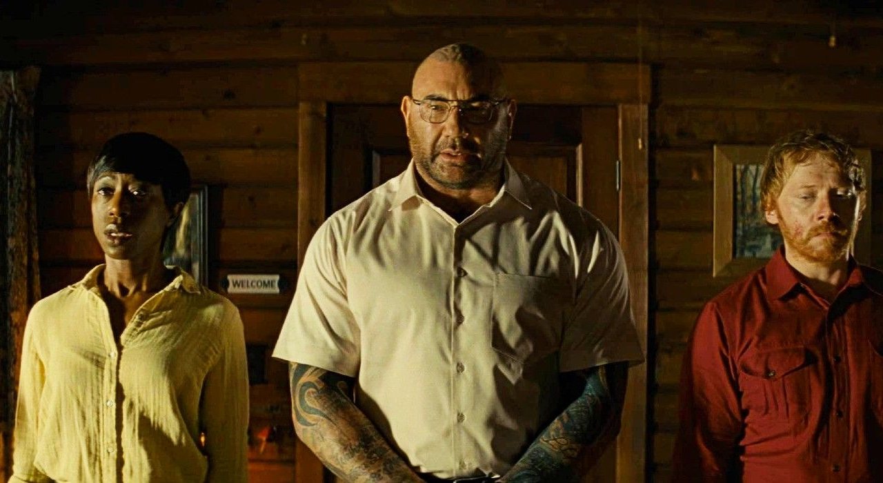 Bussano alla porta, M. Night Shyamalan: 'Ecco perché ho cambiato il finale del libro'