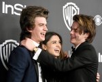 Stranger Things 2: Charlie Heaton rimosso da una scena perché rideva in continuazione di Joe Keery