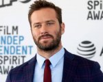 Armie Hammer svela gli abusi subiti a 13 anni: 'Ho pensato al suicidio'