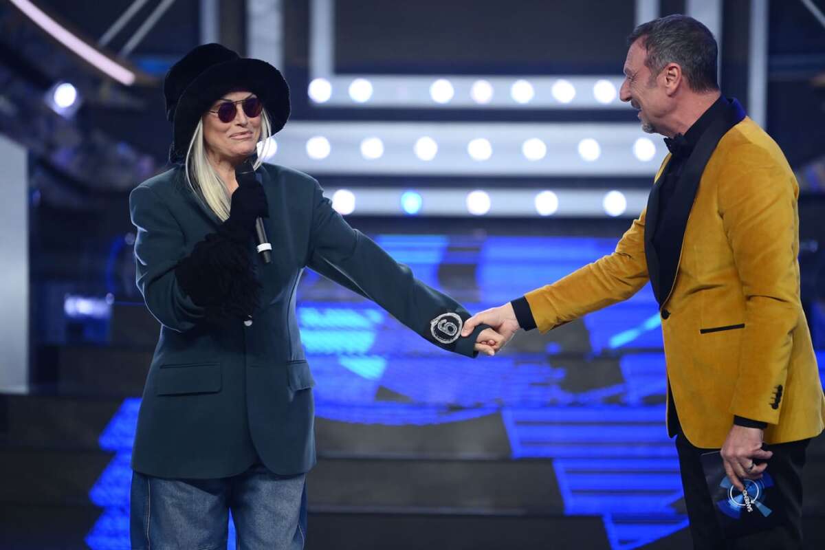 Sanremo 2023 Anna Oxa intervistata a La Vita in Diretta Sanremo 2023 Anna Oxa intervistata a La Vita in Diretta