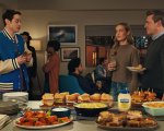 Pete Davidson divora Jon Hamm e Brie Larson nel nuovo esilarante spot del Super Bowl 2023