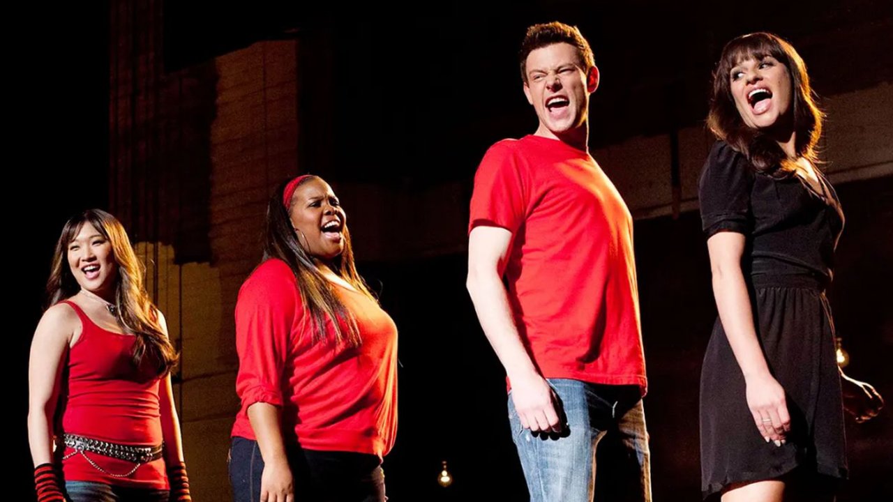 The curse of Glee: here's when and where to see the docuseries on the cult musical "cursed"
