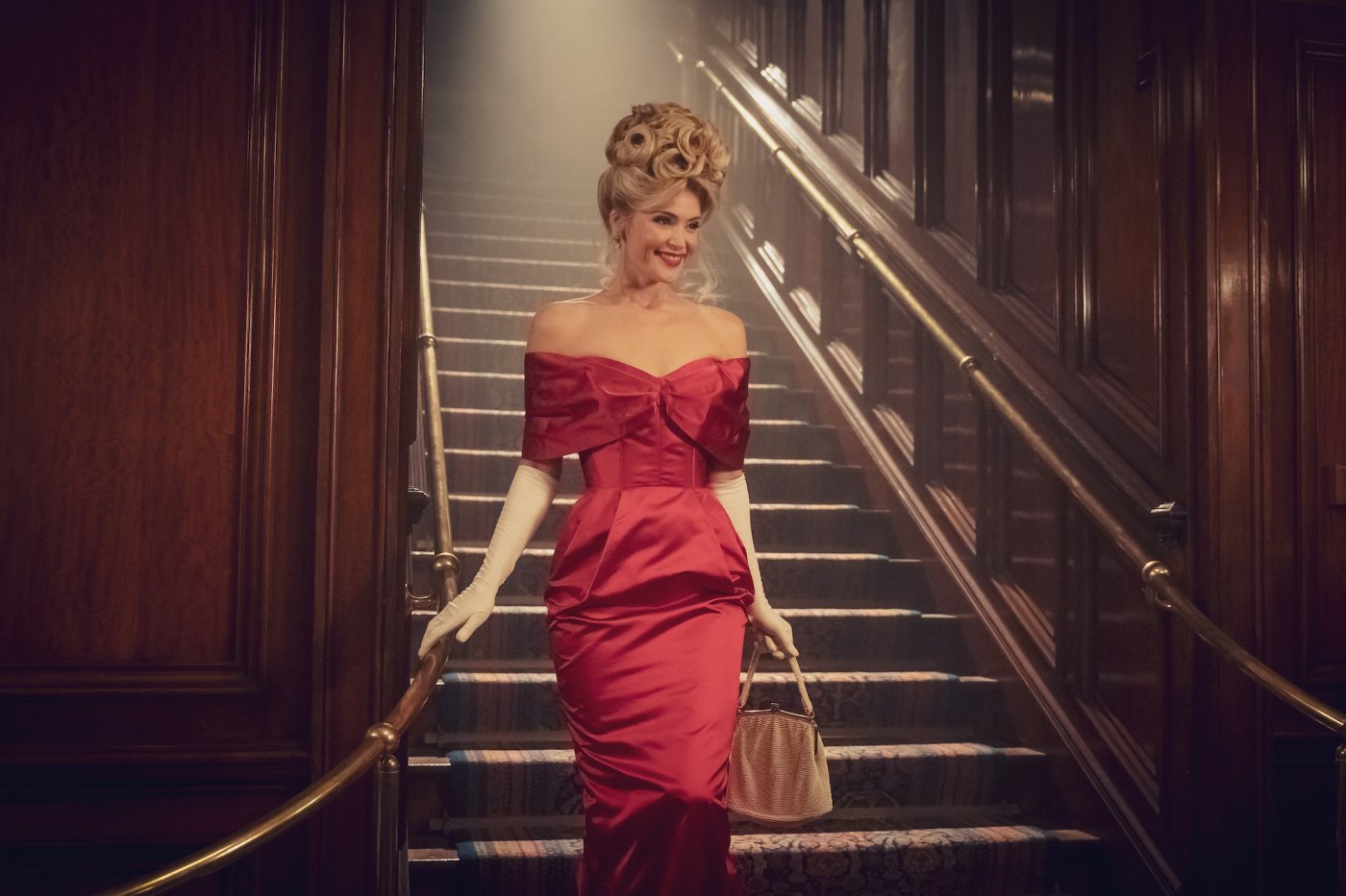 Funny Woman, la recensione Gemma Arterton nell'erede ideale della