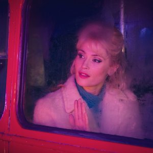 Funny Woman: Gemma Arterton in un momento della serie