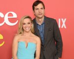 Ashton Kutcher spiega le 'strane' foto con Reese Witherspoon sul red carpet di Da me o da te