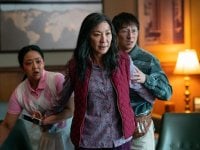 Michelle Yeoh, prima di Everything Everywhere All At Once le consigliavano di ritirarsi: 'No, decido io'