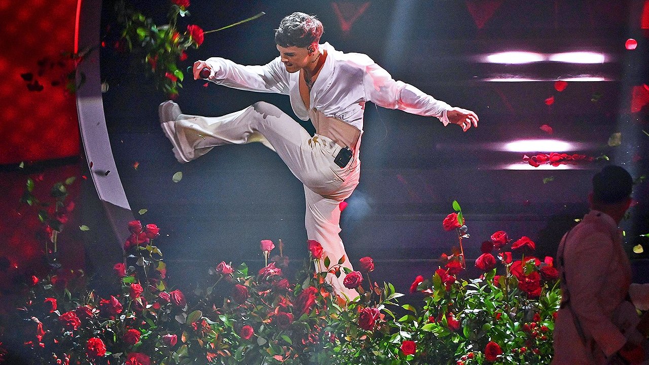 Sanremo 2023, commento alla prima serata: Benigni celebra la Costituzione e Blanco sfascia tutto