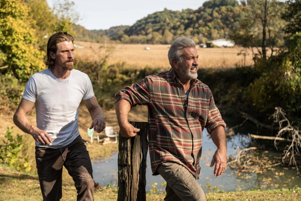 Mel Gibson e Garrett Hedlund nella prima foto di Desperation Road