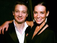 Jeremy Renner, Evangeline Lilly rassicura i fan: 'Il recupero è stato miracoloso'