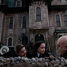 La famiglia Addams: Christina Ricci, Christopher Lloyd, Jimmy Workman in una scena del film