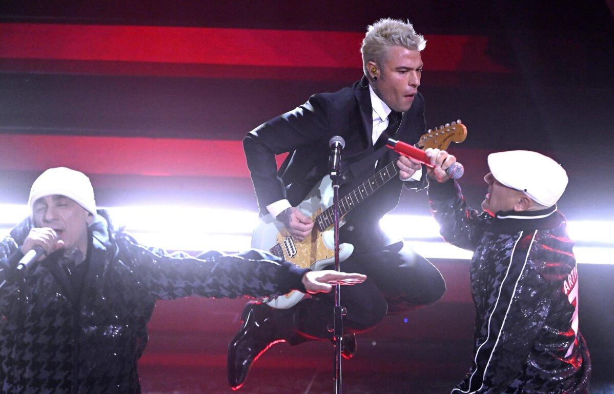 Sanremo 2023, J-Ax e Fedez attaccano Giorgia Meloni: è polemica