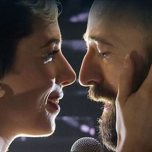 Sanremo 2023: i Coma_Cose nella serata finale