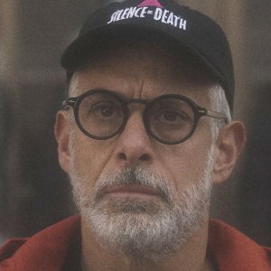 American Horror Story 11: Joe Mantello in un'immagine