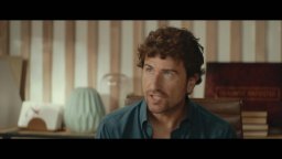 Tramite amicizia - Clip