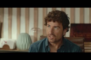 Tramite amicizia - Clip