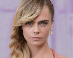 Cara Delevingne: 'Sono sempre stata queer, ma ho vissuto uno stile di vita etero'