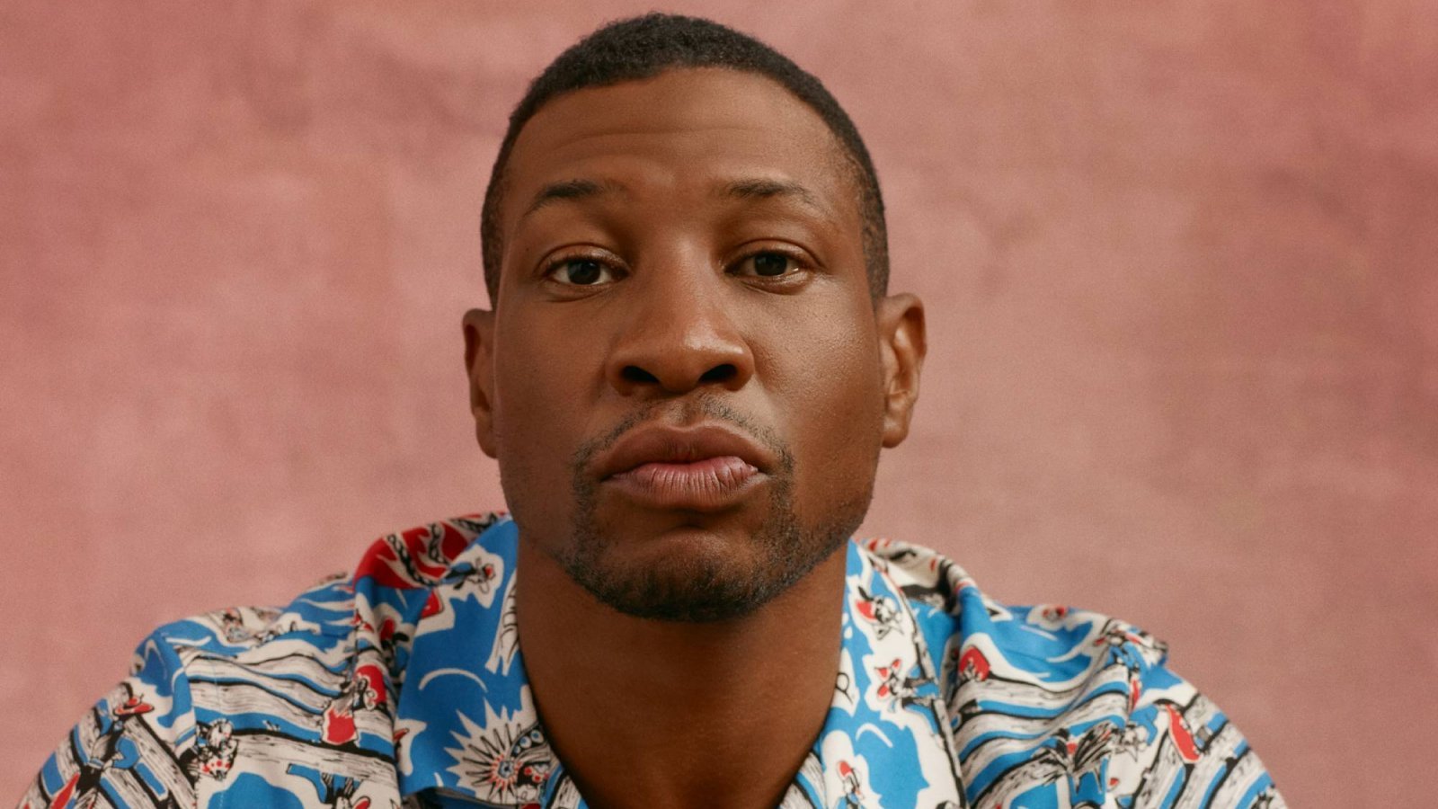 Jonathan Majors, la star Marvel come Dave Bautista: 'Vorrei fare una commedia romantica'