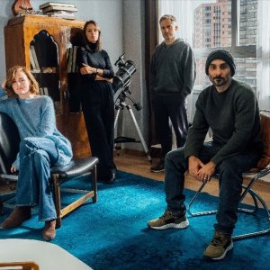 Another End: Gael García Bernal, Renate Reinsve, Bérénice Bejo e il regista Piero Messina sul set