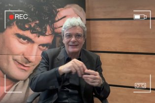 Laggiù Qualcuno Mi Ama, video intervista a Mario Martone