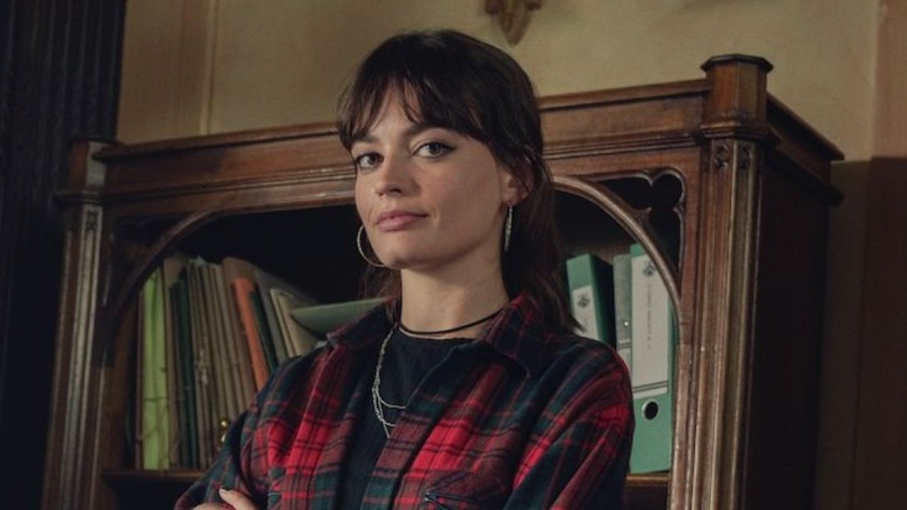 Sex Education: Emma Mackey lascerà la serie dopo la quarta stagione
