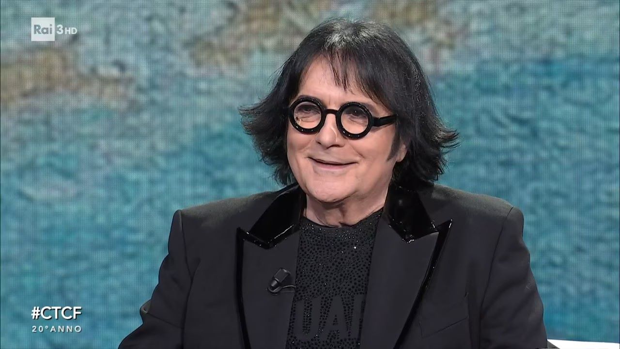 Renato Zero su Sanremo 2023 : “Va bene il look, ma ci vuole spessore artistico” (VIDEO)