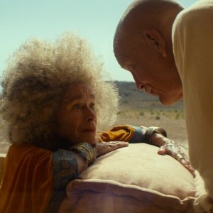 Seneca: John Malkovich e Geraldine Chaplin in una scena del film
