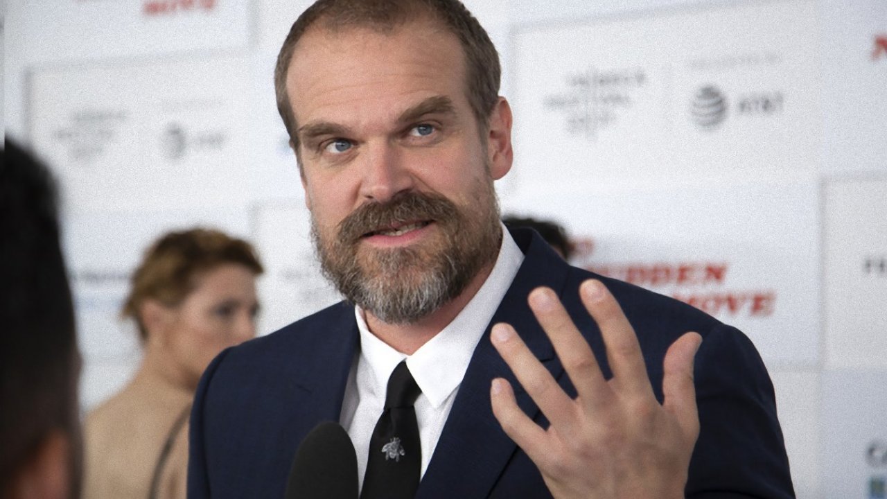 Stranger Things, David Harbour è pronto a dire addio alla serie Netflix: 'È tempo per noi di lasciare il nido'