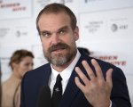 Stranger Things, David Harbour è pronto a dire addio alla serie Netflix: 'È tempo per noi di lasciare il nido'