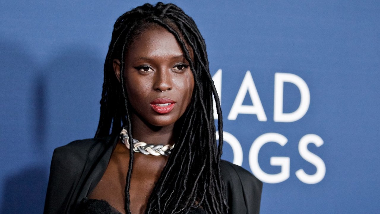 Sex Education 4, Jodie Turner-Smith entra nel cast della serie Netflix (su invito di una star dello show)
