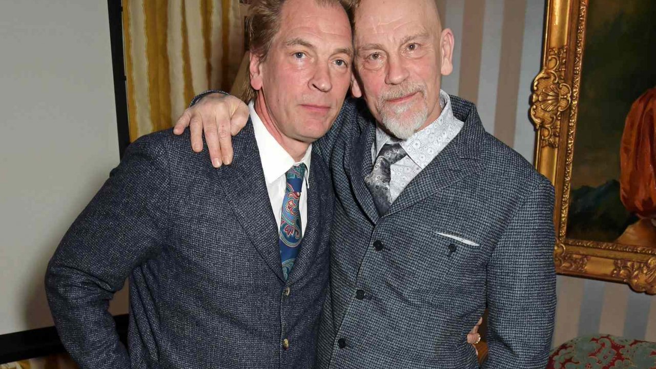 John Malkovich on the disappearance of friend Julian Sands: "A very sad event"