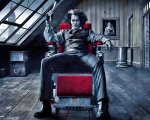 Sweeney Todd: 15 anni fa il barbiere killer di Tim Burton irrompeva nei cinema. E il sangue scorreva...