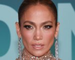 Jennifer Lopez ha condiviso un raro video insieme ai suoi gemelli per il loro 15esimo compleanno