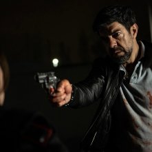 L'ultima notte di Amore: Pierfrancesco Favino in una scena drammatica