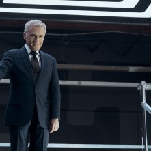 The Consultant: Christoph Waltz in una scena della serie