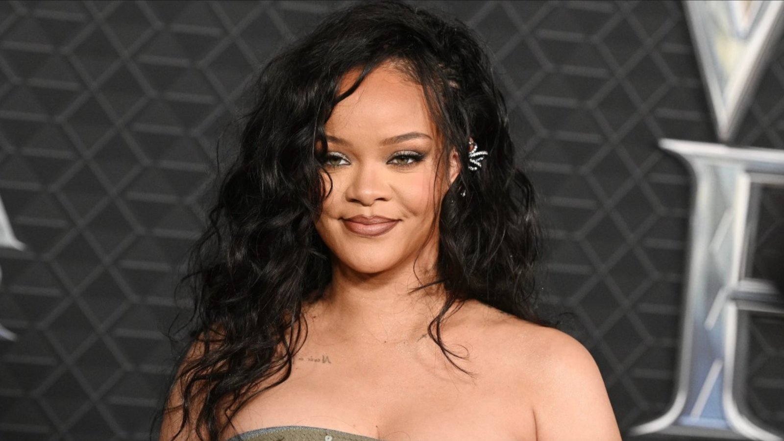 Rihanna si esibirà agli Oscar 2023